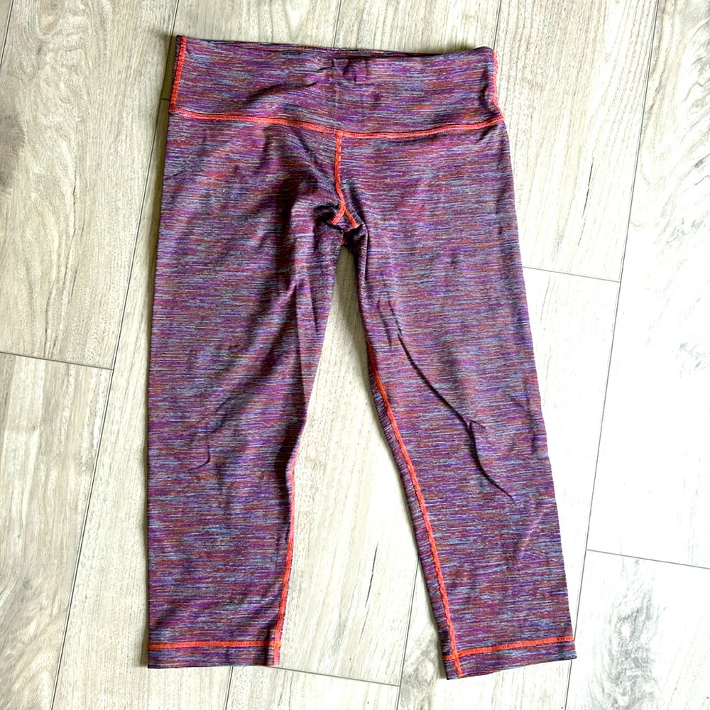 Lululemon multicolor capri size 8